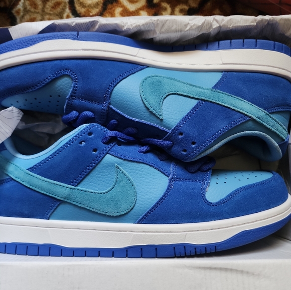 Dunk Low Pro SB 'Fruity Pack - Blue Raspberry' - Picture 3 of 3